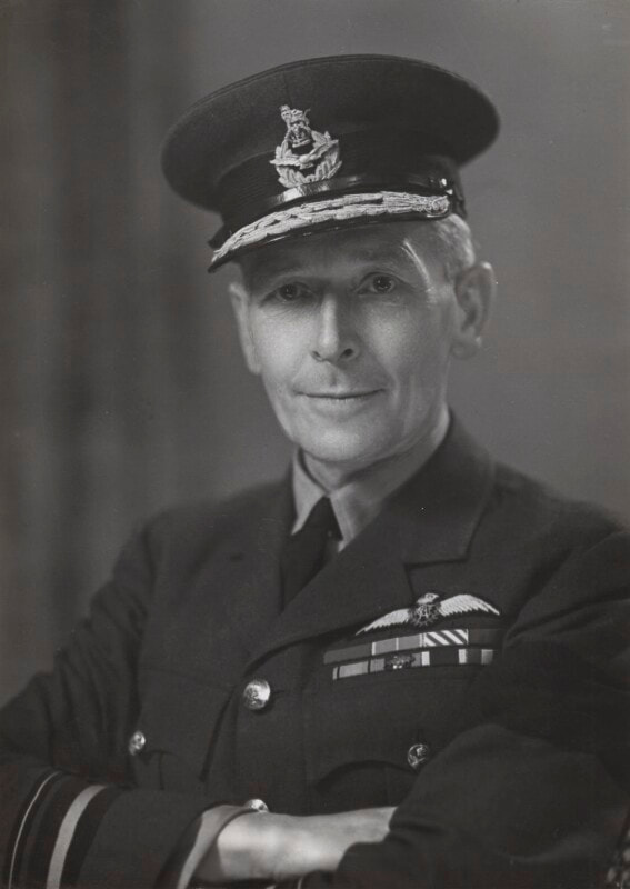 Robert Linton Ragg by Elliott & Fry bromide print, circa 1952 6 1/2 in. x 4 5/8 in. (166 mm x 117 mm) overall Purchased, 1996 Photographs Collection NPG x90778