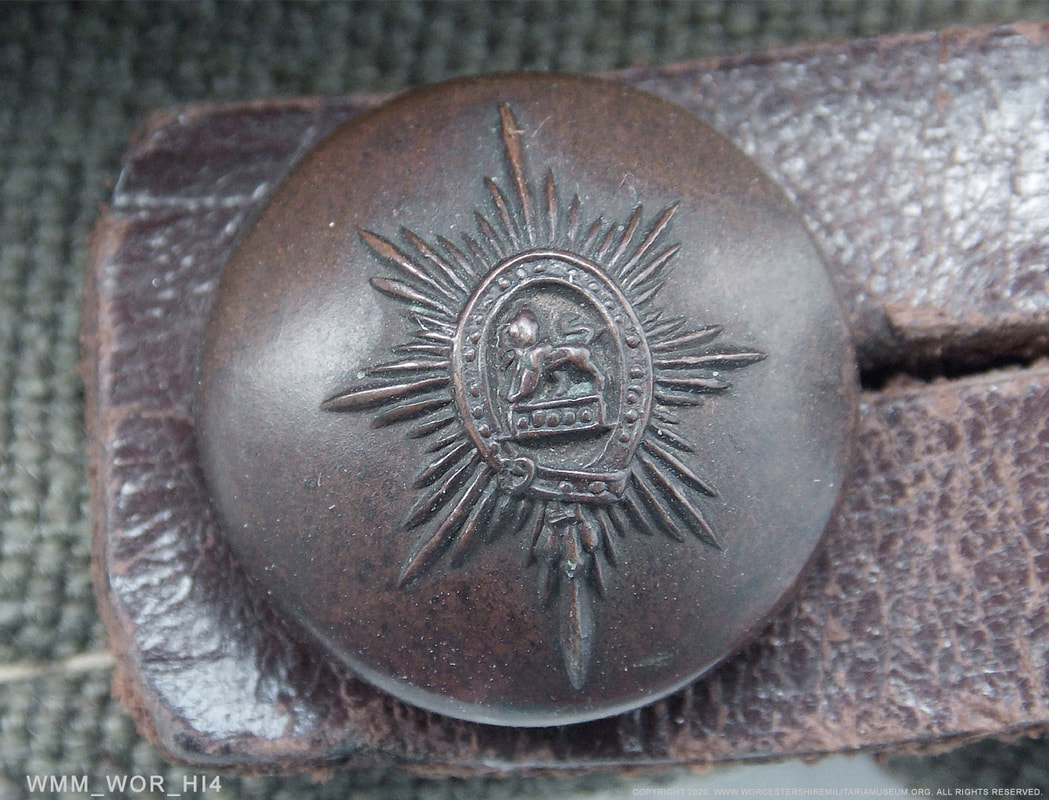 Worcestershire Regiment cap side button.